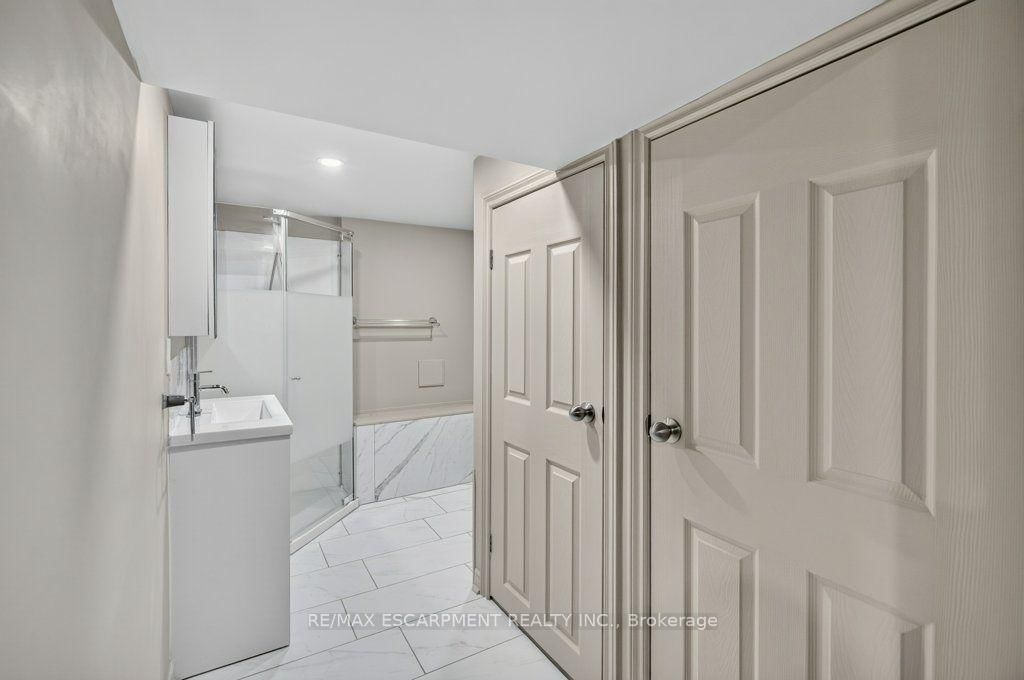 220 EAST 13TH Street • Hamilton, ON photo 35