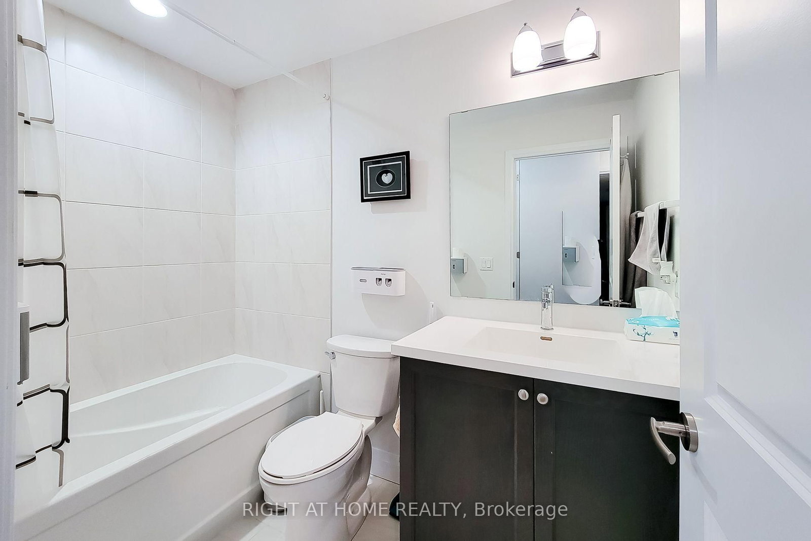 1 Redfern Aveenue Avenue • #217 • Hamilton, ON photo 15