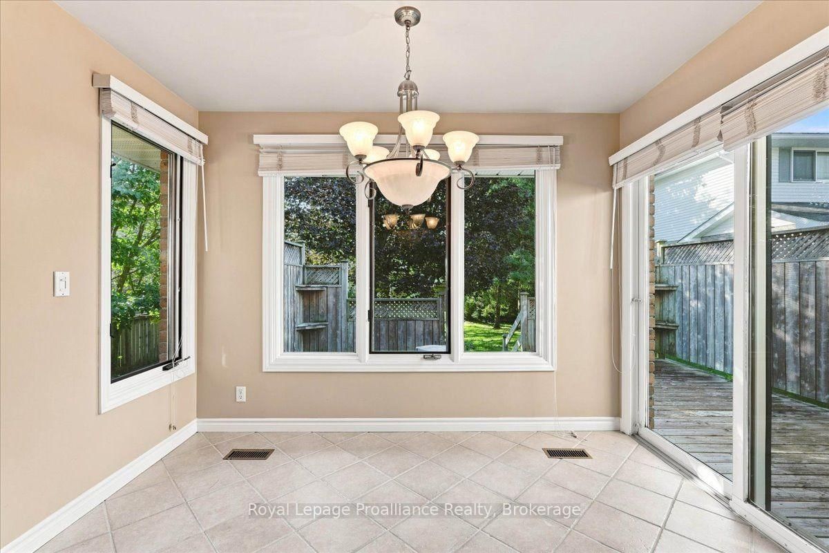125 Tracey Park Drive • Belleville, ON photo 11