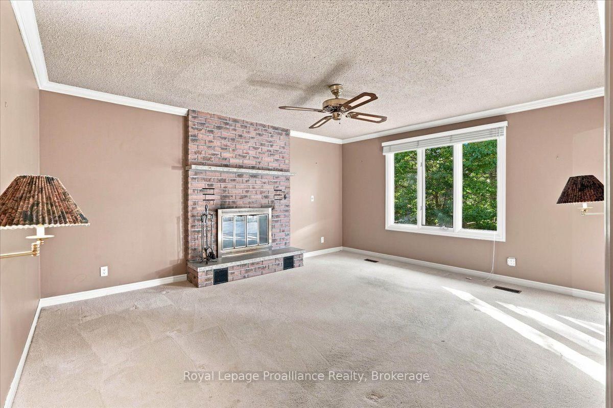 125 Tracey Park Drive • Belleville, ON photo 15