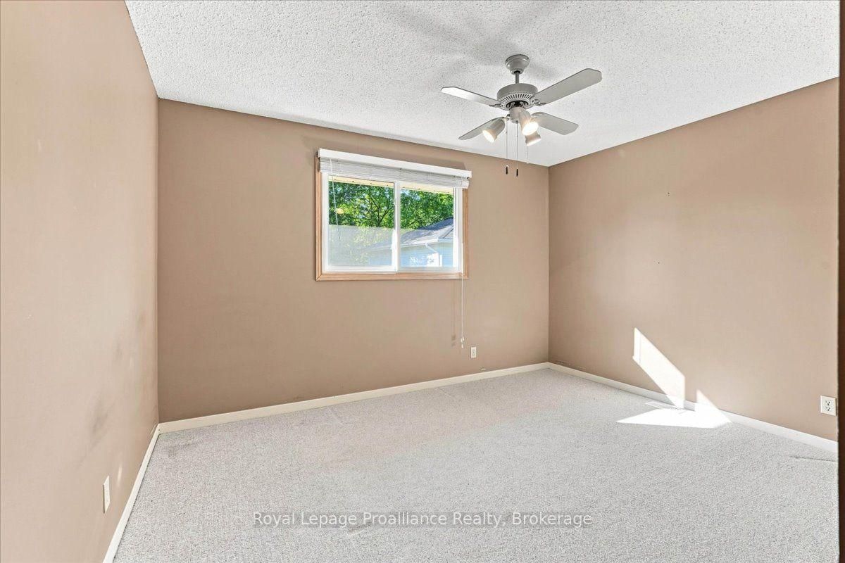 125 Tracey Park Drive • Belleville, ON photo 22