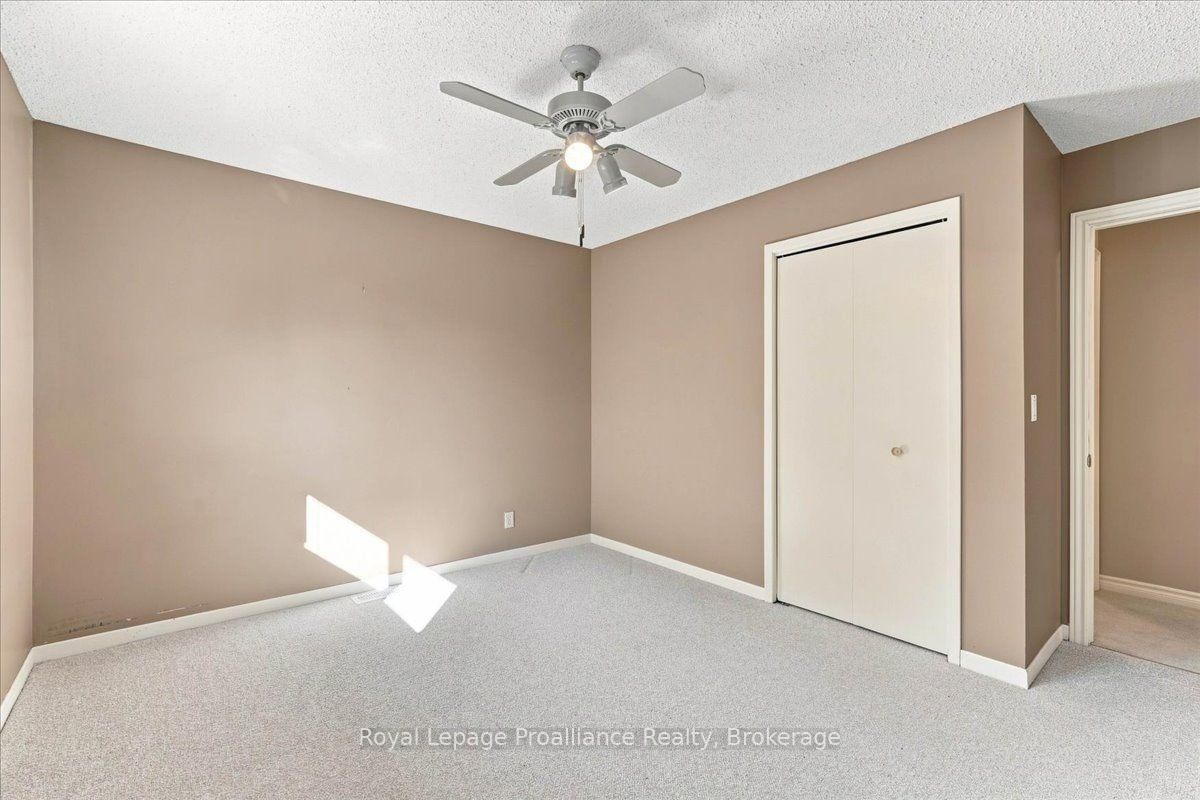 125 Tracey Park Drive • Belleville, ON photo 23