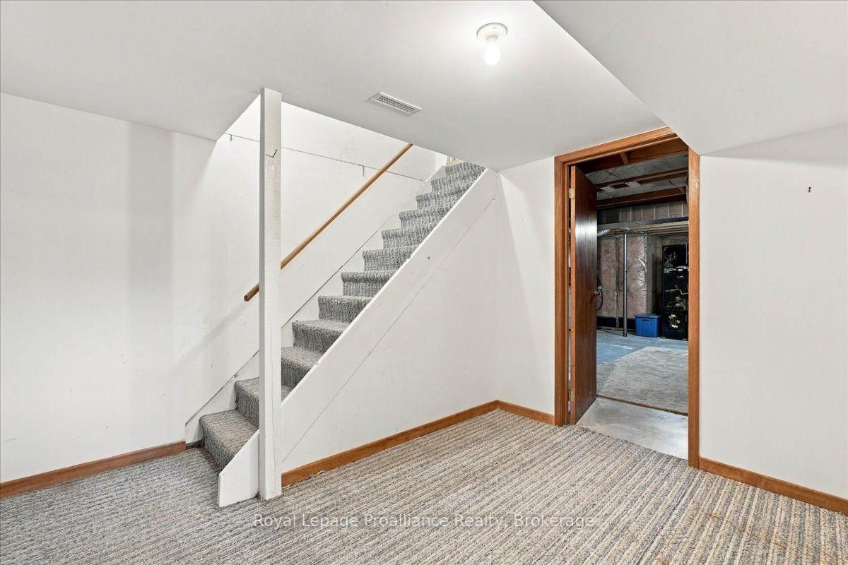 125 Tracey Park Drive • Belleville, ON photo 25