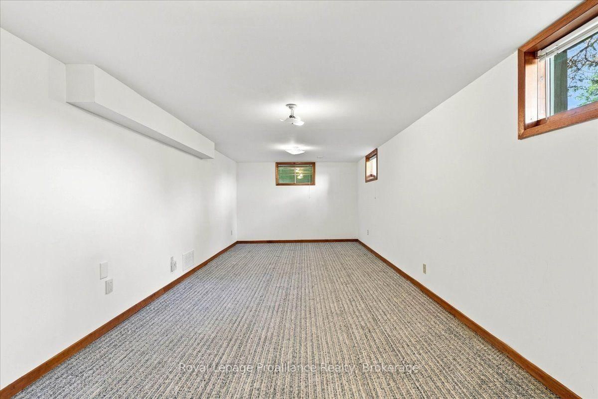 125 Tracey Park Drive • Belleville, ON photo 26