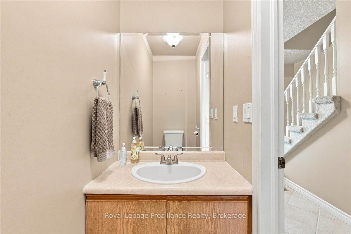 125 Tracey Park Drive • Belleville, ON photo 28
