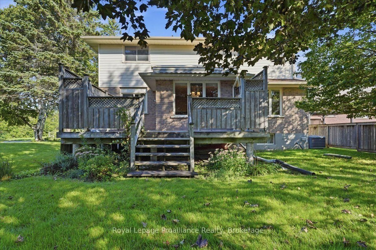125 Tracey Park Drive • Belleville, ON photo 33