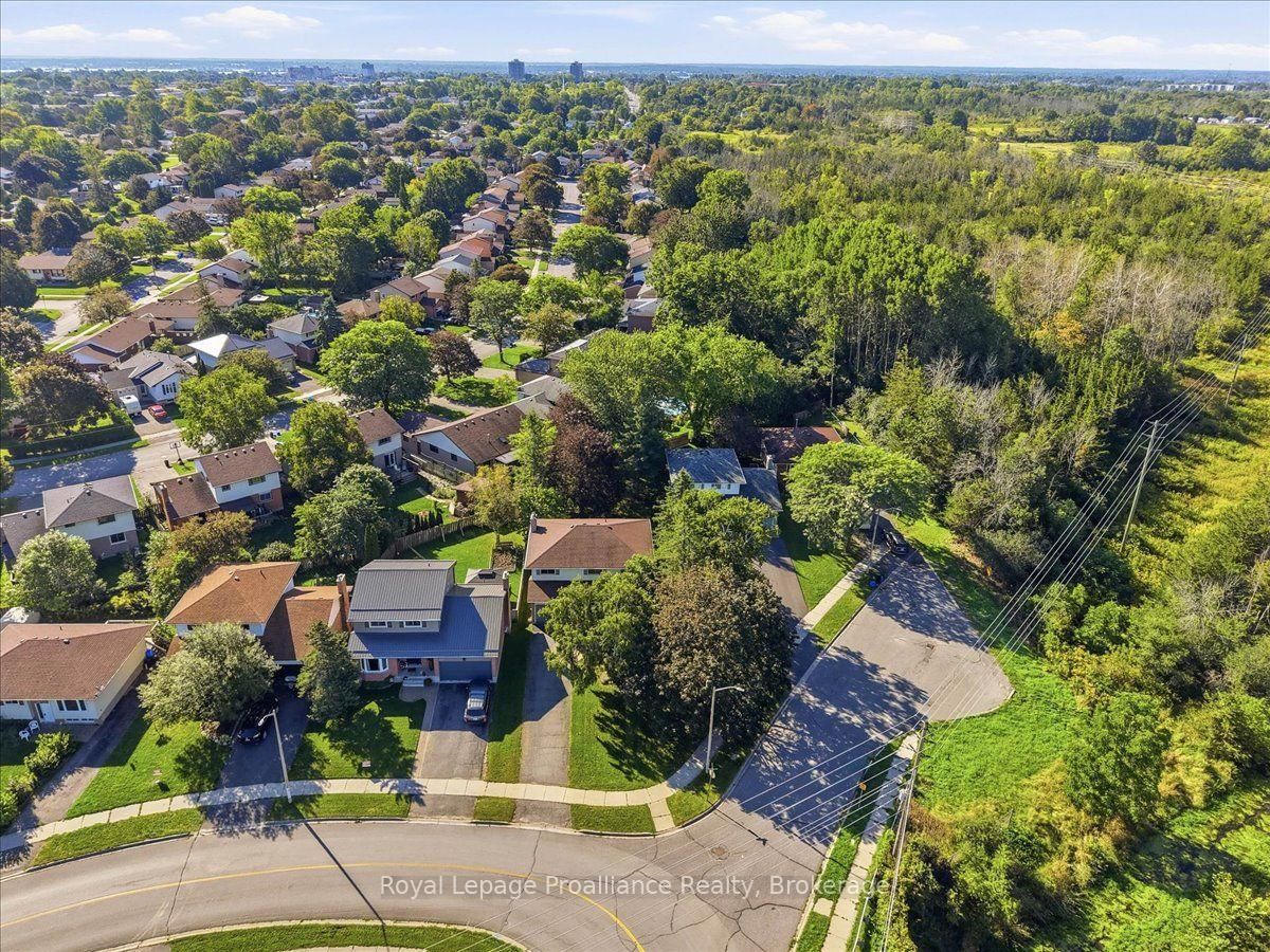 125 Tracey Park Drive • Belleville, ON photo 38