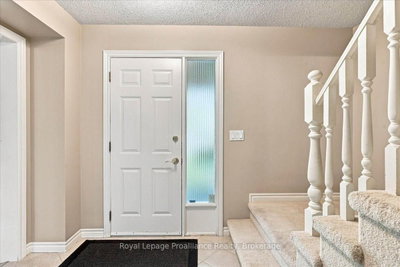 125 Tracey Park Drive • Belleville, ON photo 4