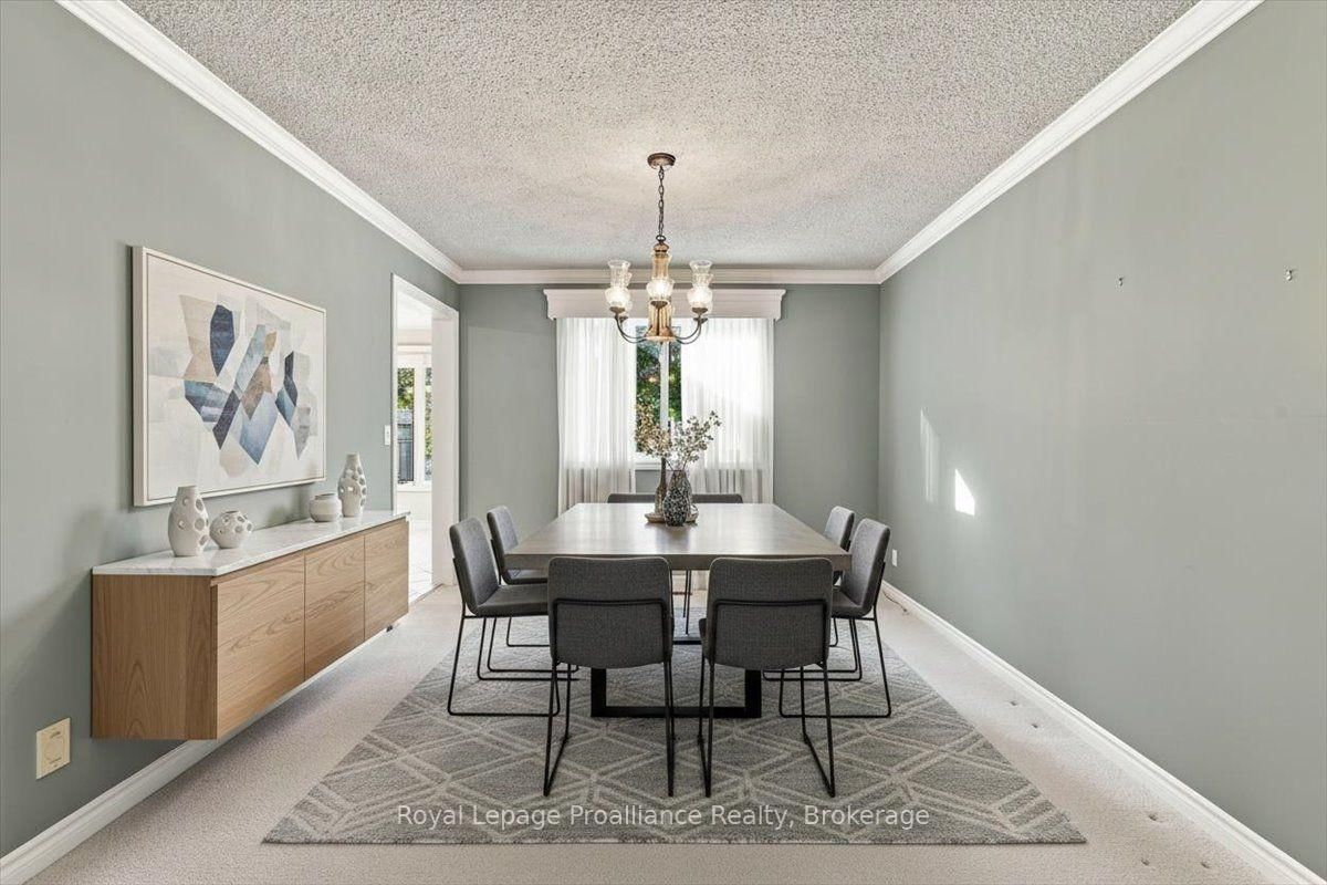 125 Tracey Park Drive • Belleville, ON photo 7