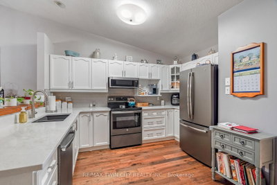 24 Griffiths Drive • #9 • Brant, ON photo 9
