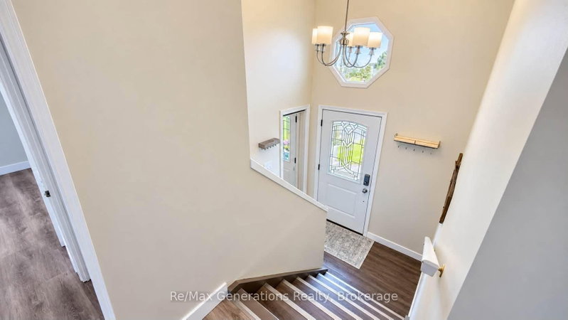 151 Iris Crescent