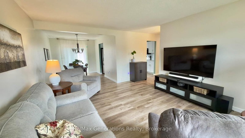 151 Iris Crescent