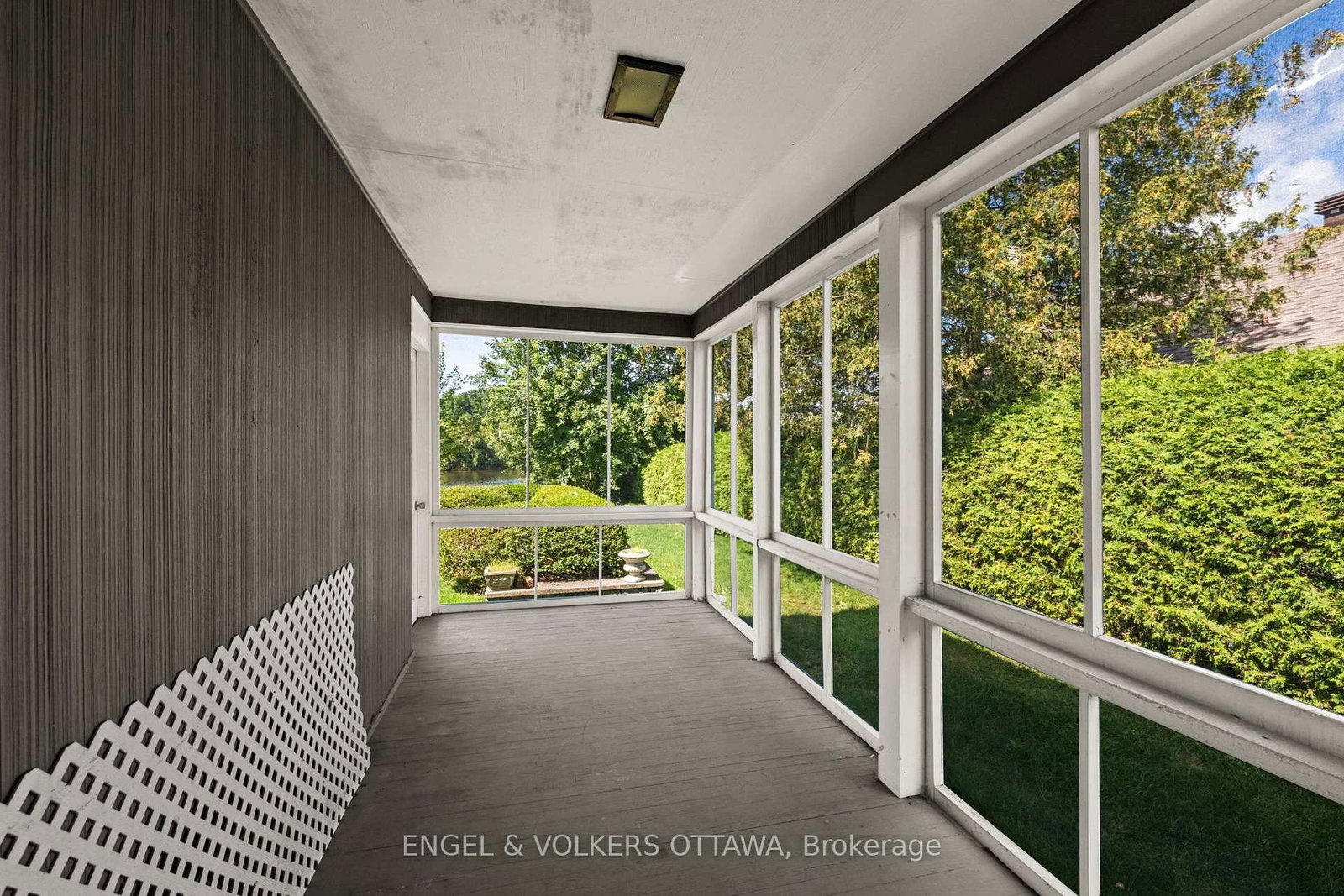 3200 Riverside Drive • Ottawa, ON photo 24