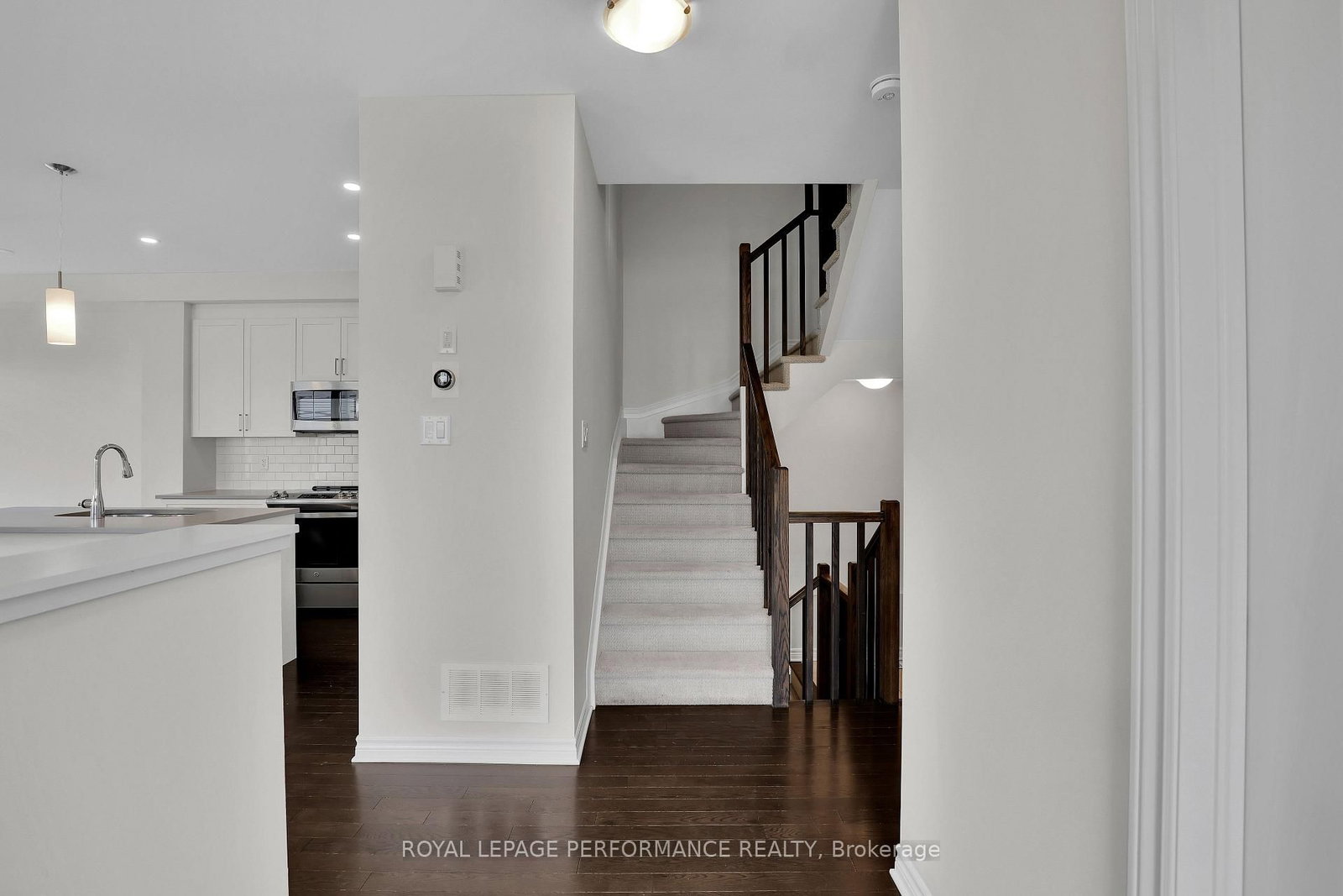 108 Wabikon Crescent • Ottawa, ON photo 8