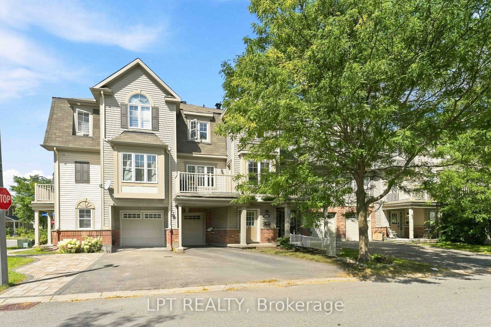 503 Sedgebrook Way • Stittsville, ON photo 1