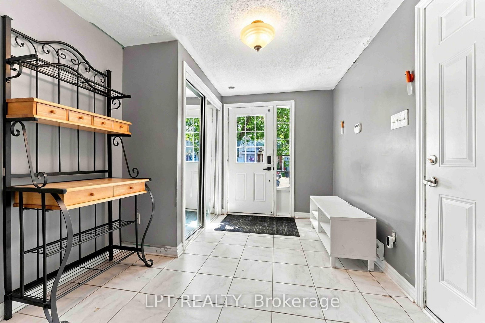 503 Sedgebrook Way • Stittsville, ON photo 4
