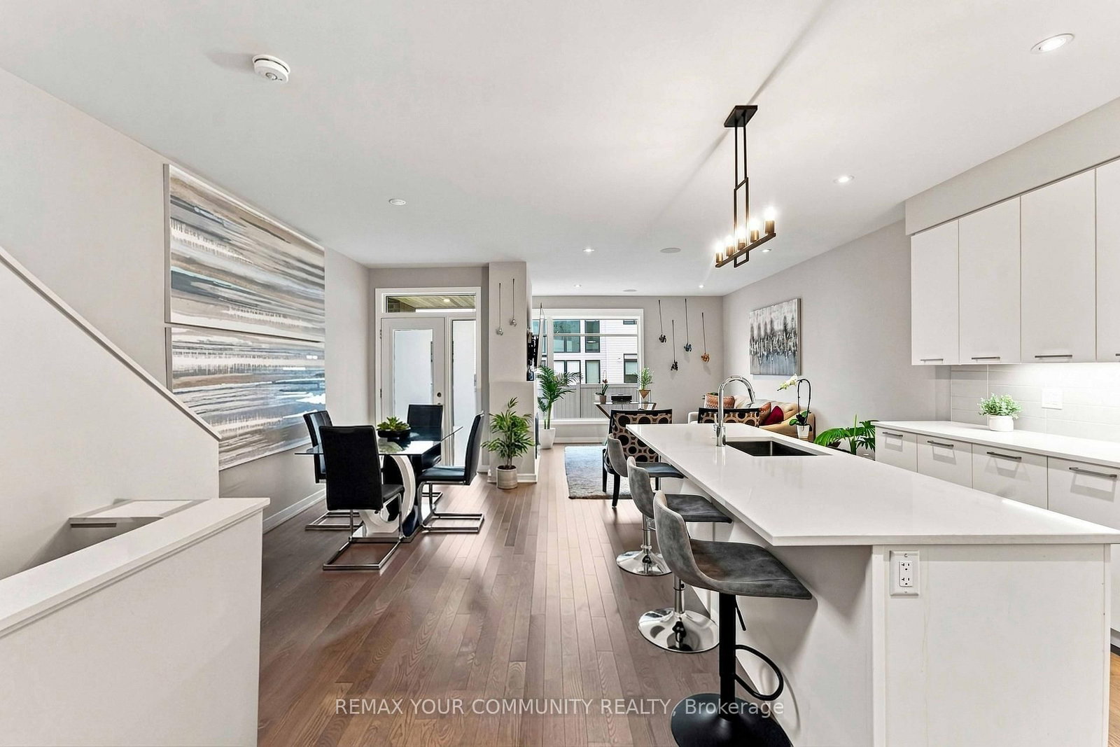 664 Odyssey Way • Ottawa, ON photo 5