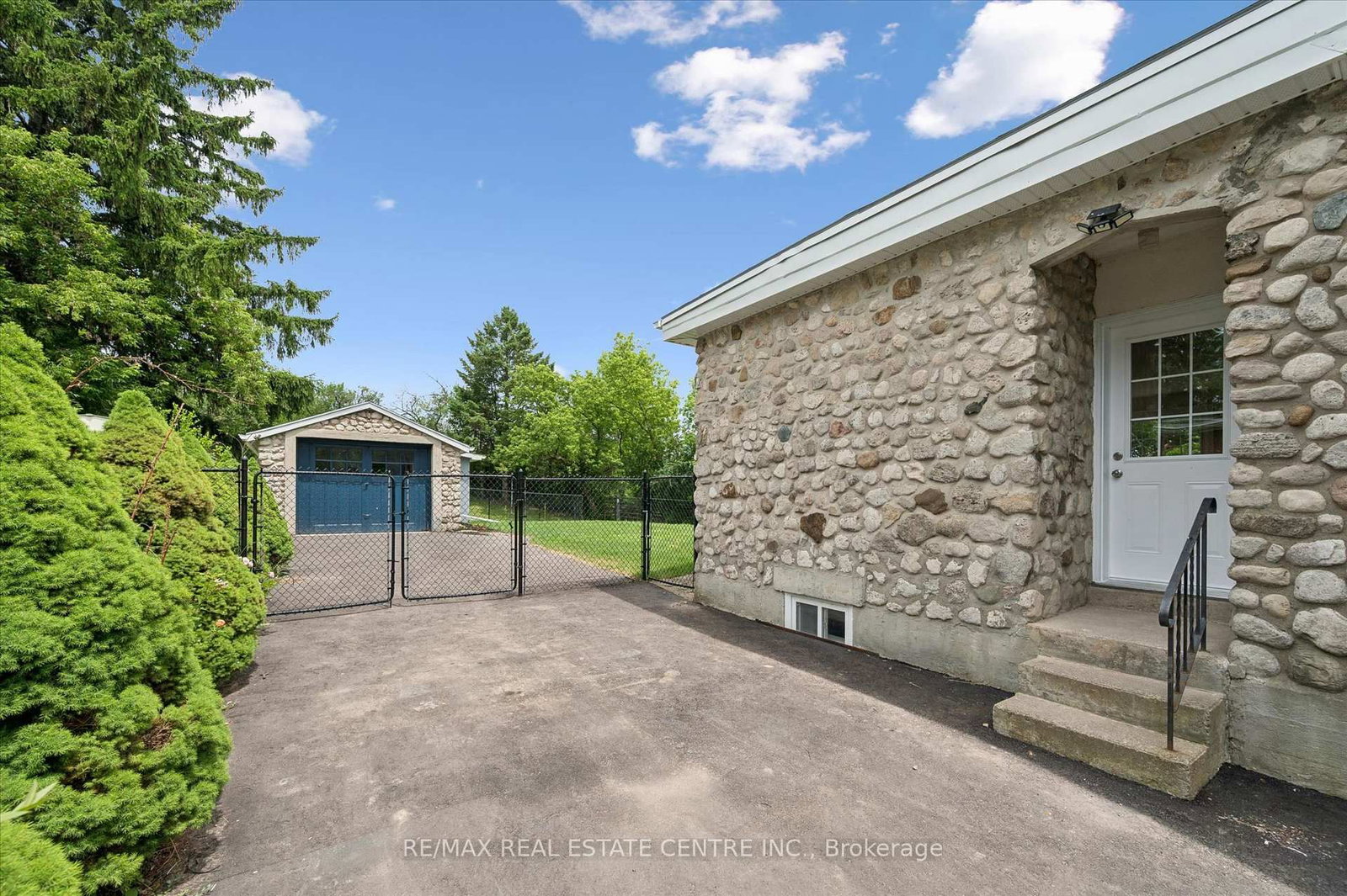 651 Dundas Street S • Cambridge, ON photo 21