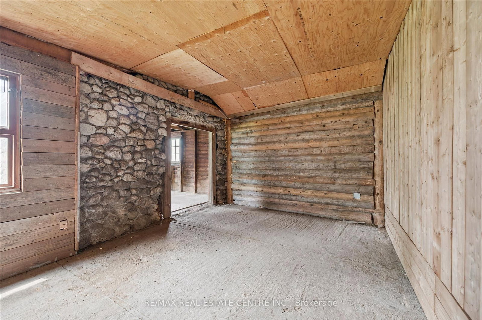 651 Dundas Street S • Cambridge, ON photo 28