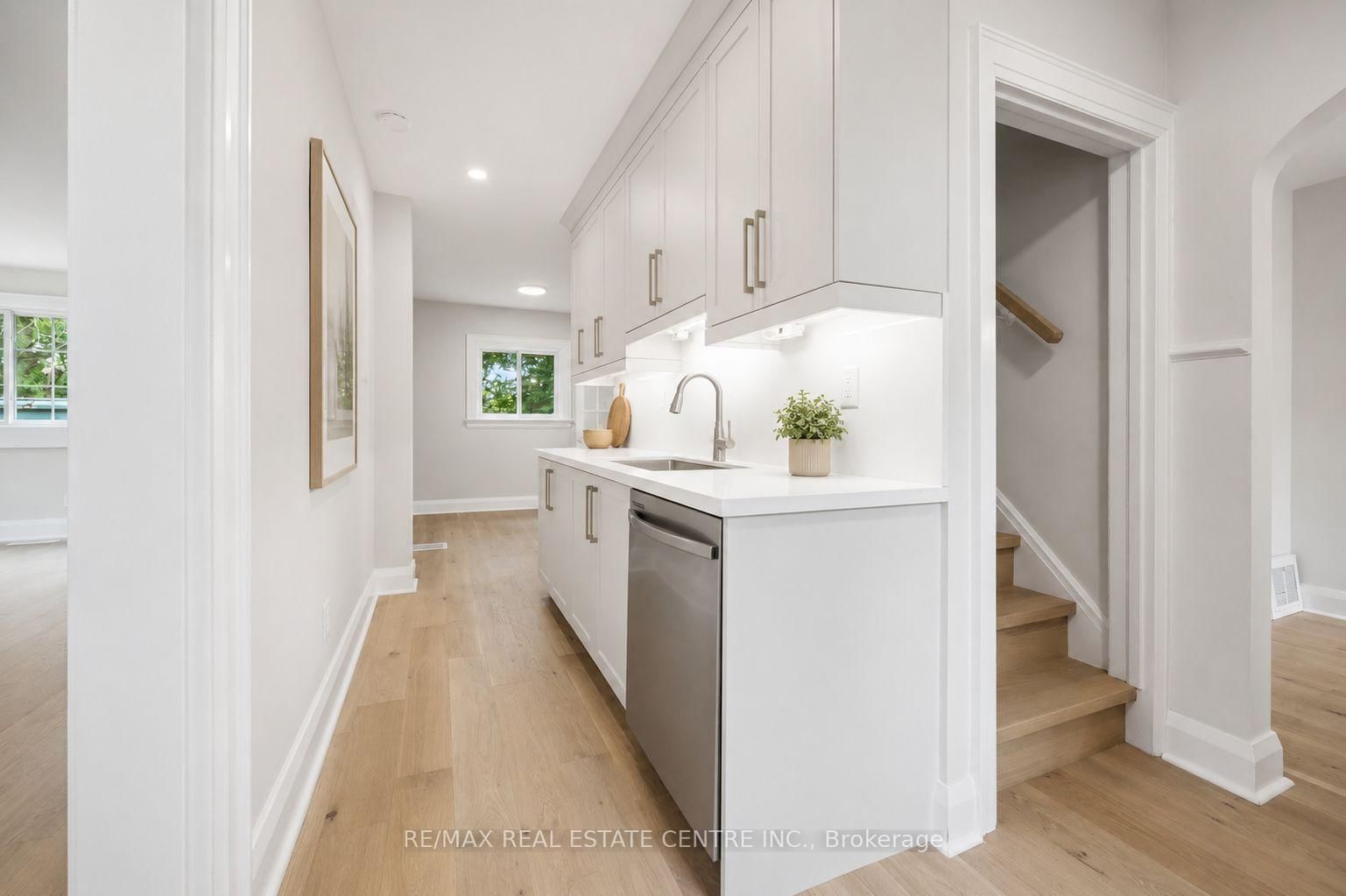 651 Dundas Street S • Cambridge, ON photo 7