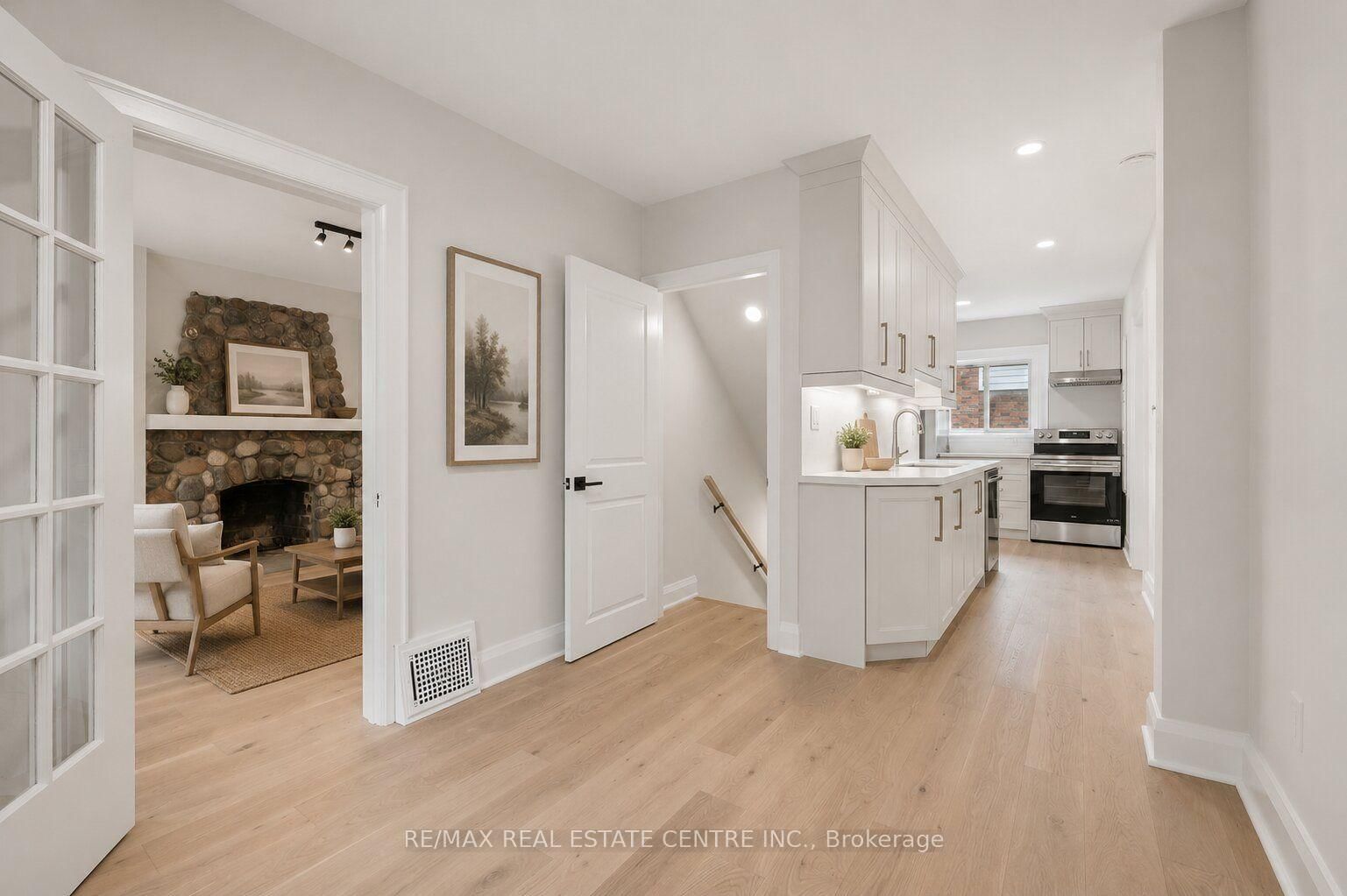 651 Dundas Street S • Cambridge, ON photo 8