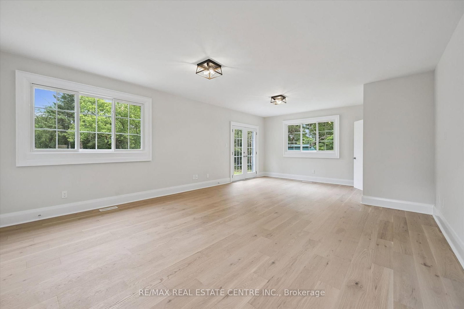 651 Dundas Street S • Cambridge, ON photo 9
