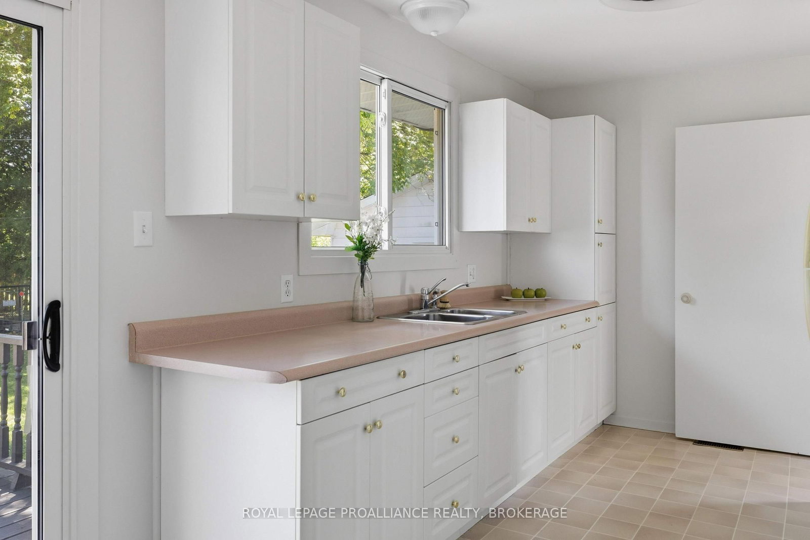 367 Georgiana Street • Gananoque, ON photo 10
