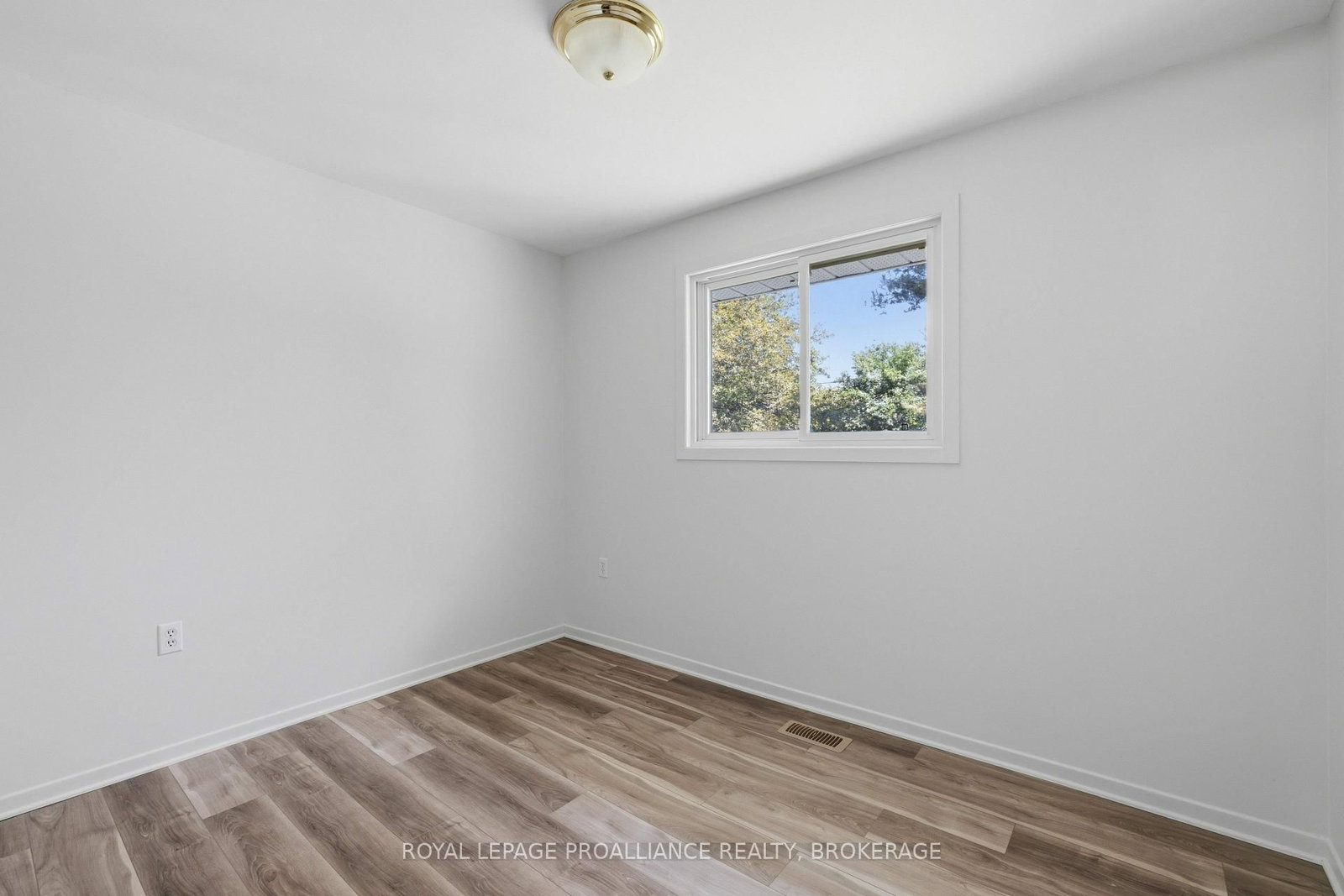 367 Georgiana Street • Gananoque, ON photo 18