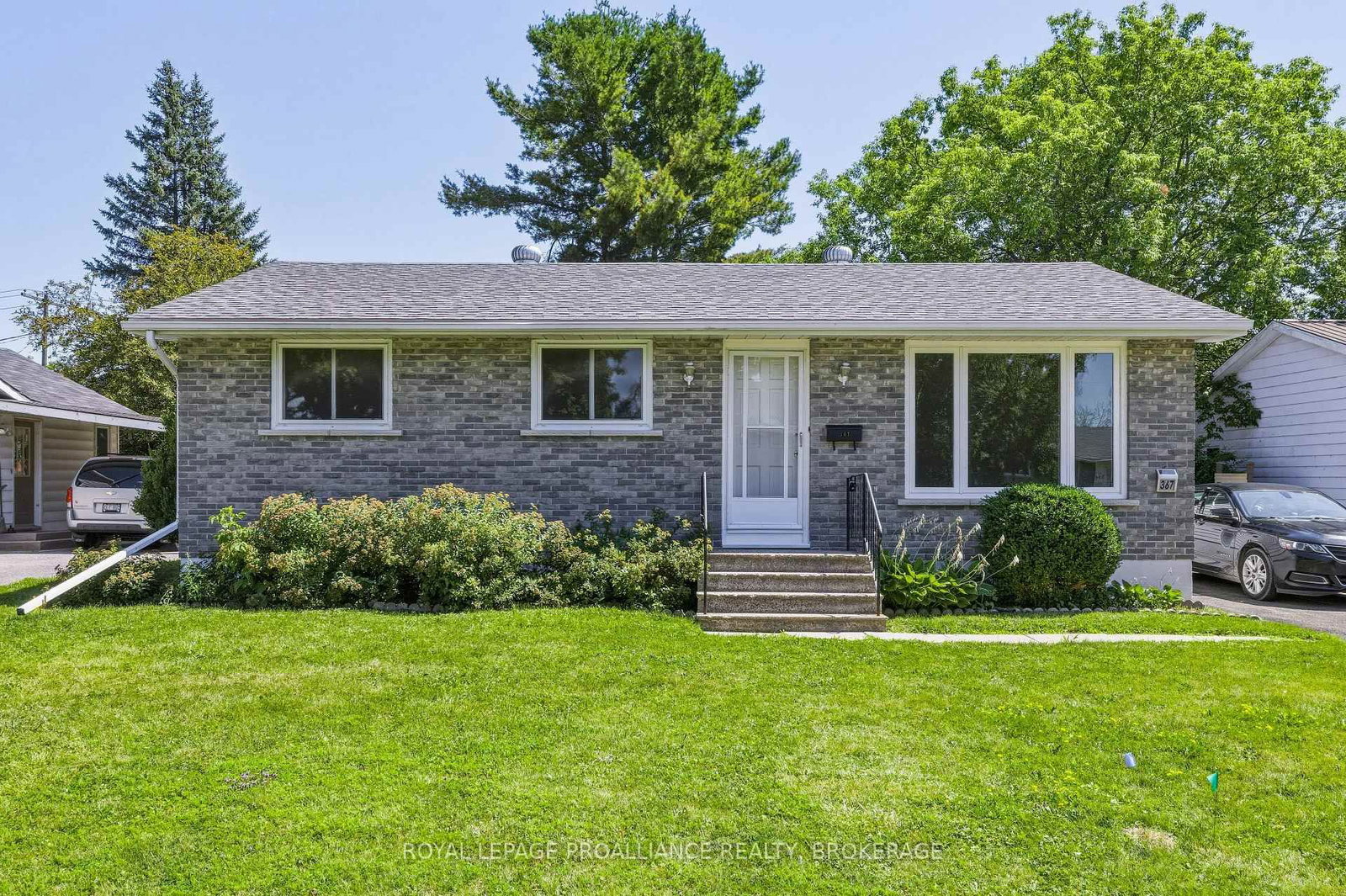 367 Georgiana Street • Gananoque, ON photo 2