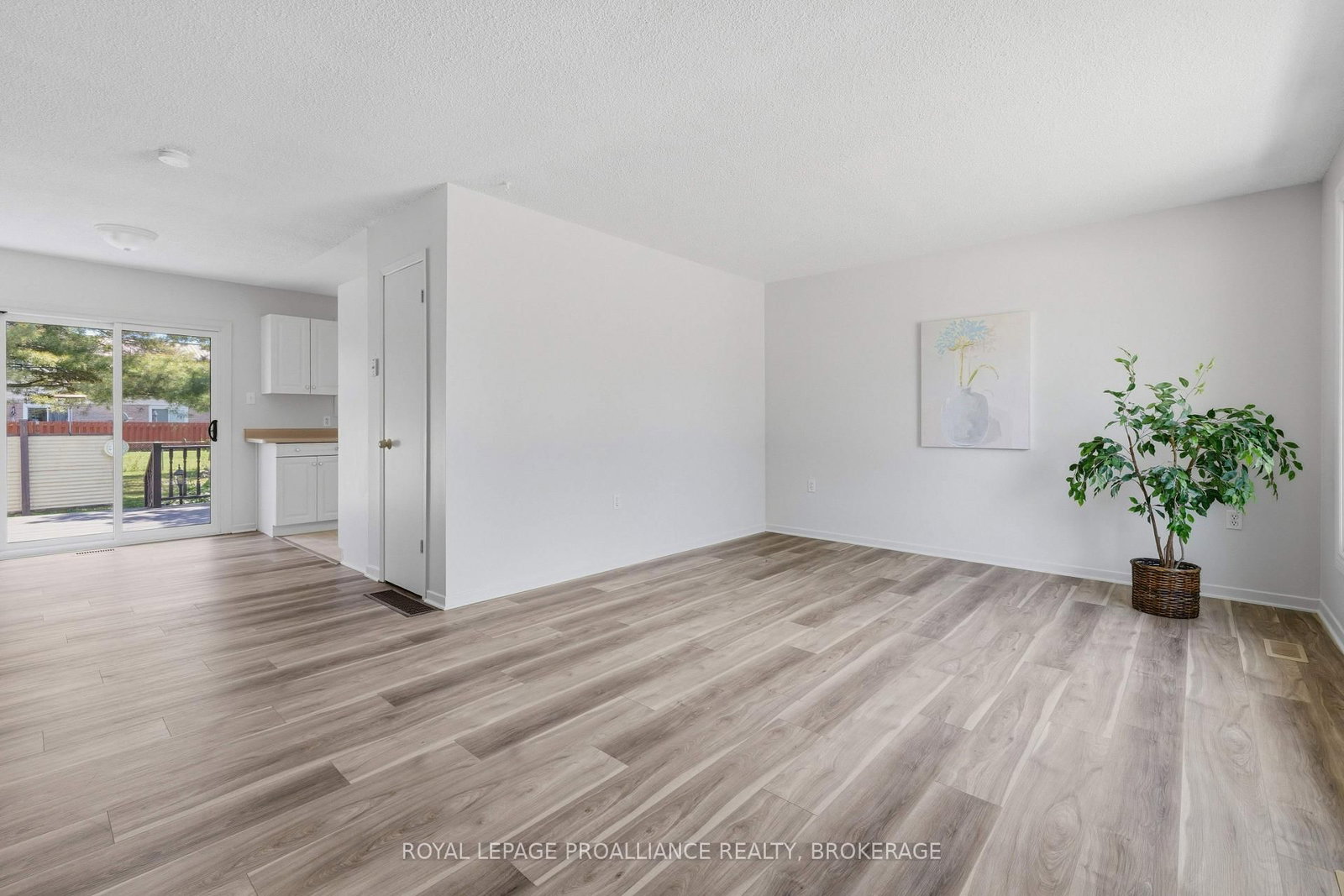 367 Georgiana Street • Gananoque, ON photo 6