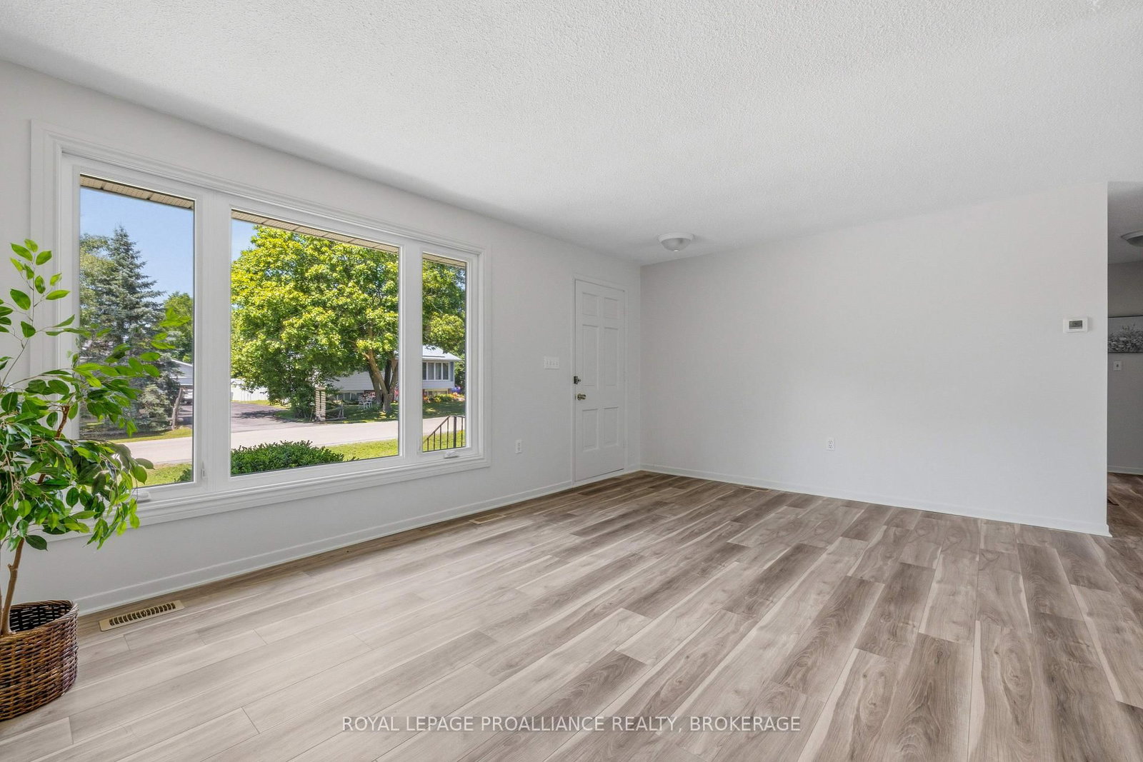 367 Georgiana Street • Gananoque, ON photo 8