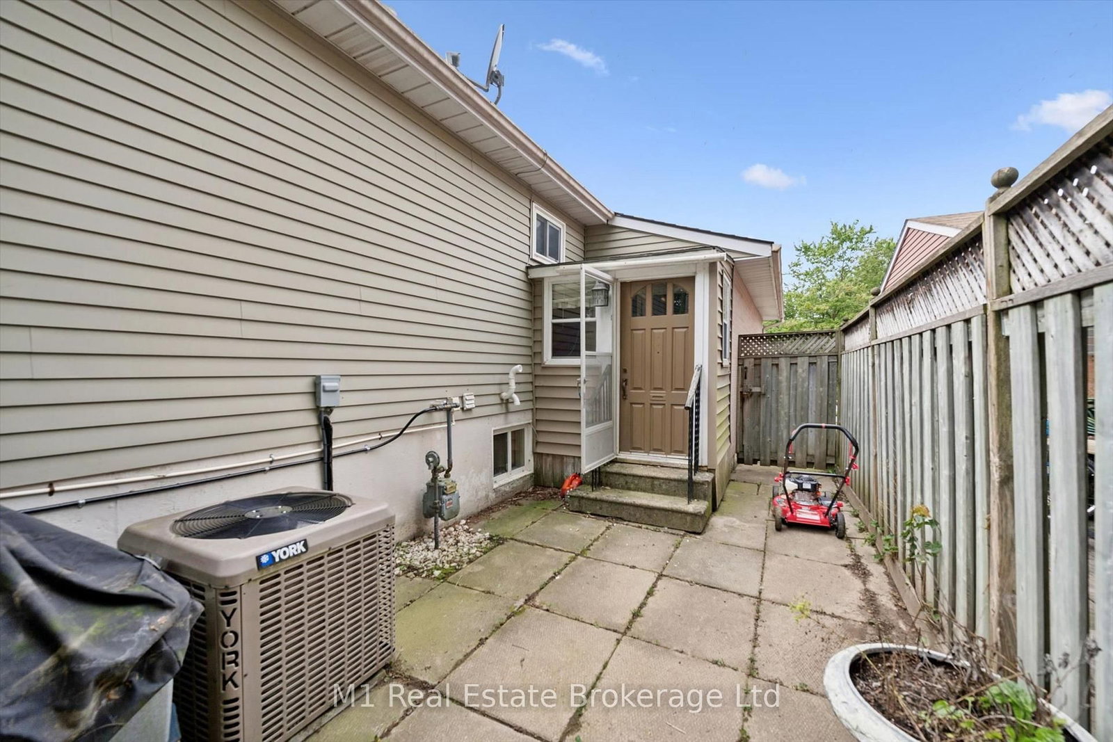 216 Parkside Drive E • Centre Wellington, ON photo 33
