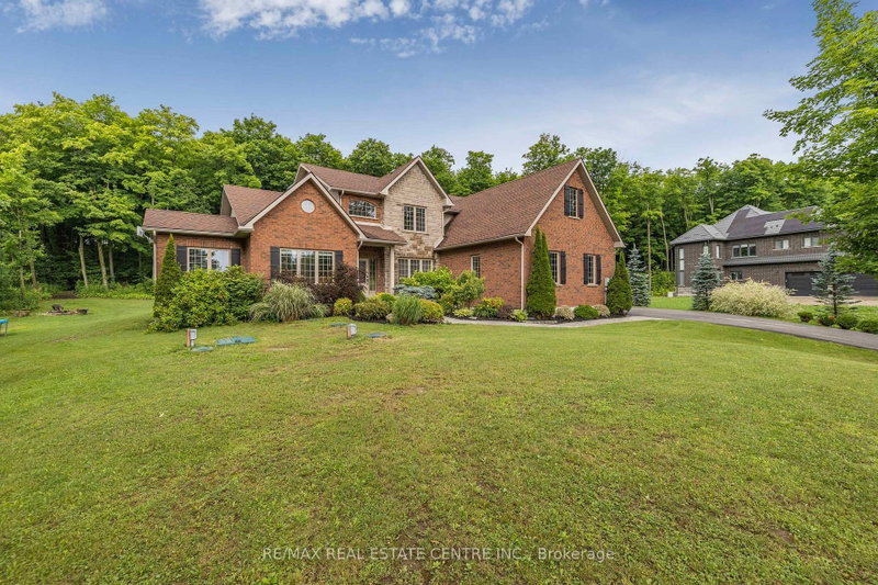 2 Ashlea Lane