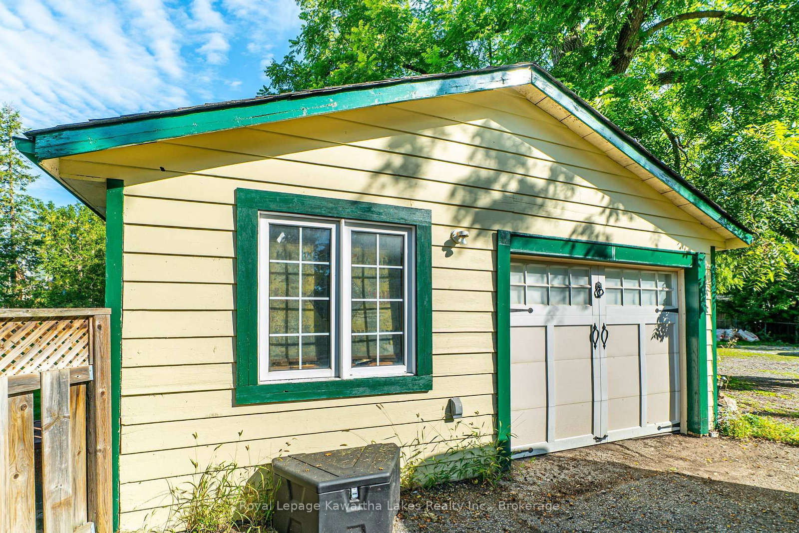 18 Melbourne Street W • Kawartha Lakes, ON photo 4