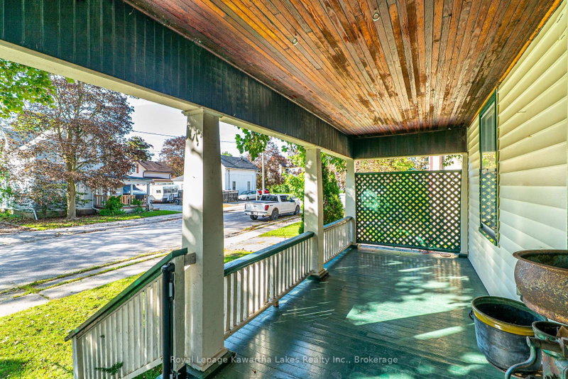 18 Melbourne St W photo 5