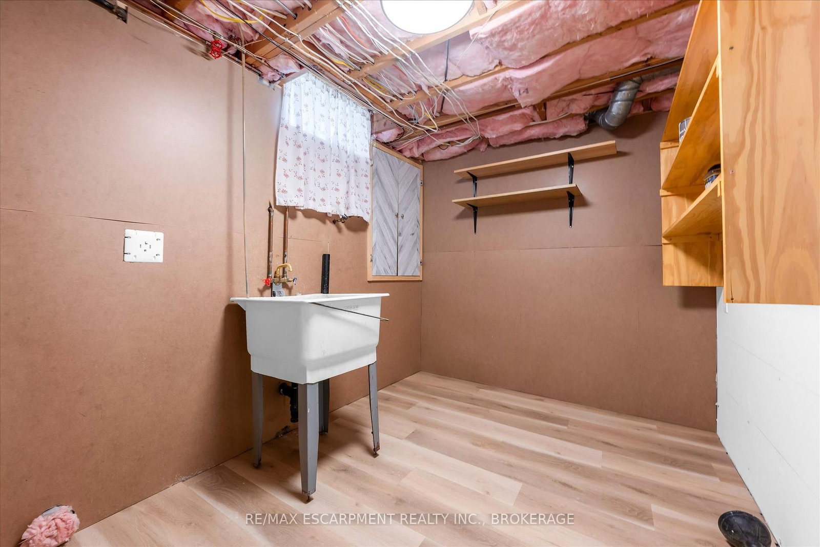 49 Grove Avenue • St. Catharines, ON photo 33