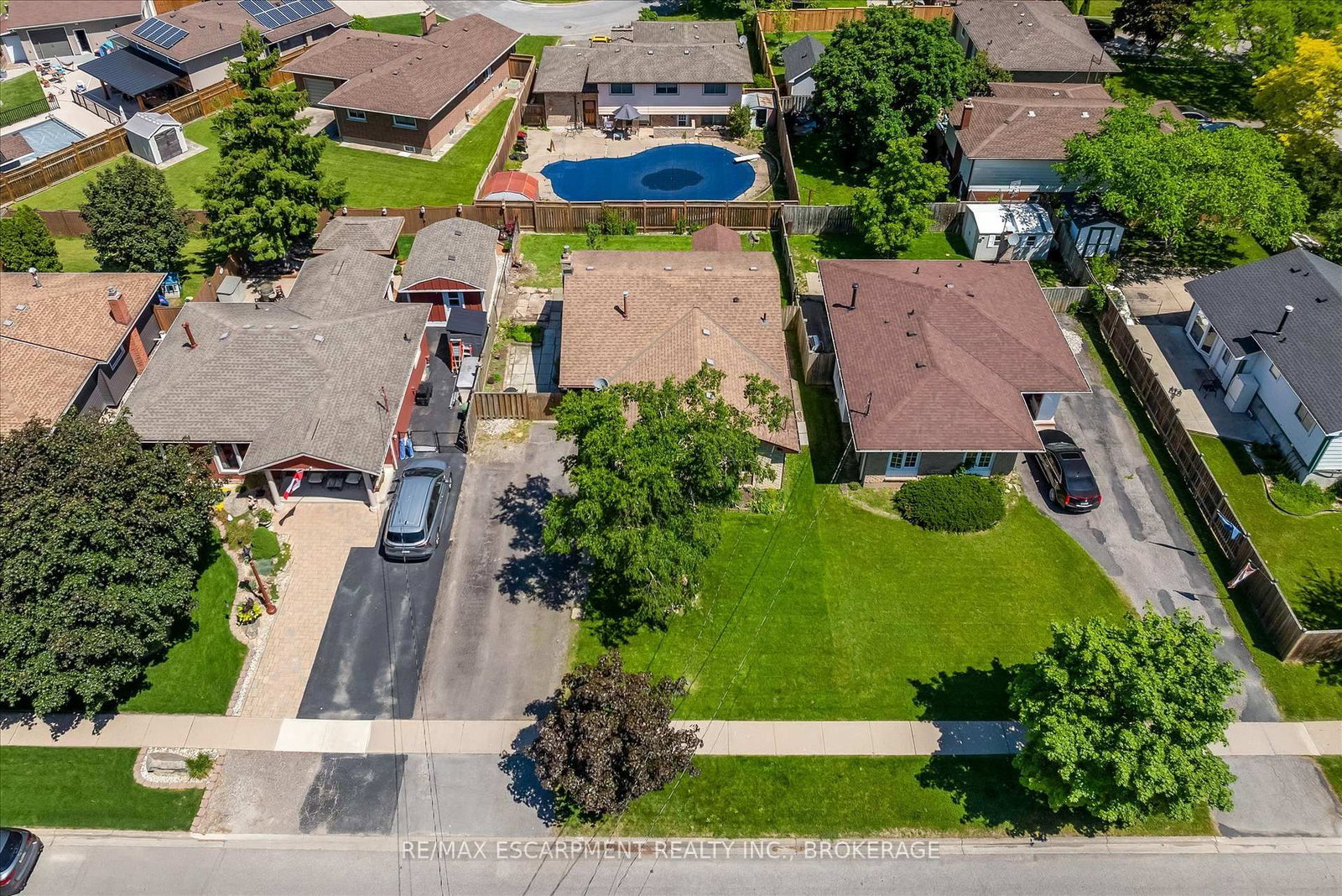 49 Grove Avenue • St. Catharines, ON photo 41