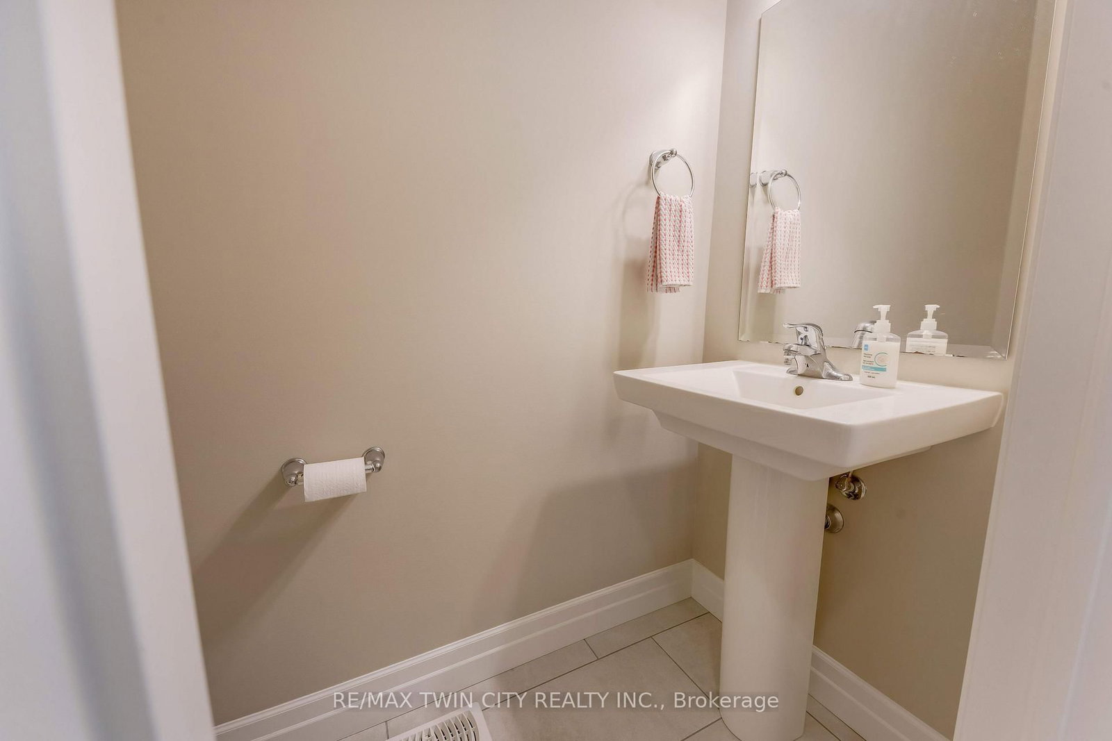 14 Marianne Dorn Trail Road • Kitchener, ON photo 26