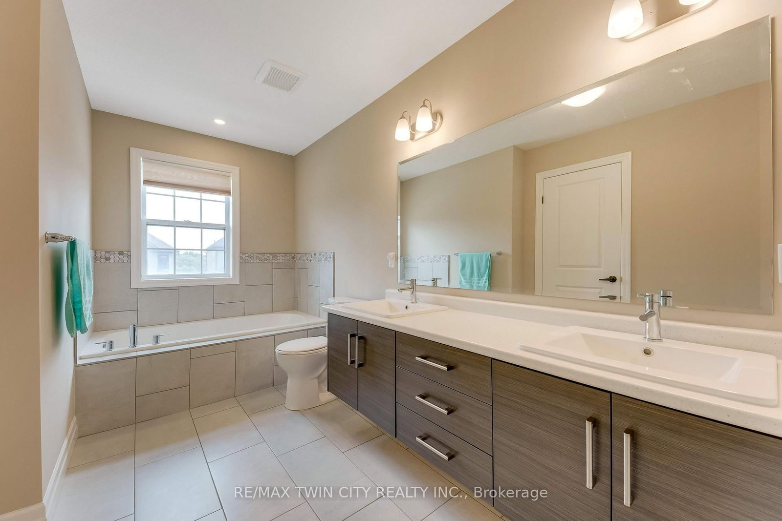 14 Marianne Dorn Trail Road • Kitchener, ON photo 35