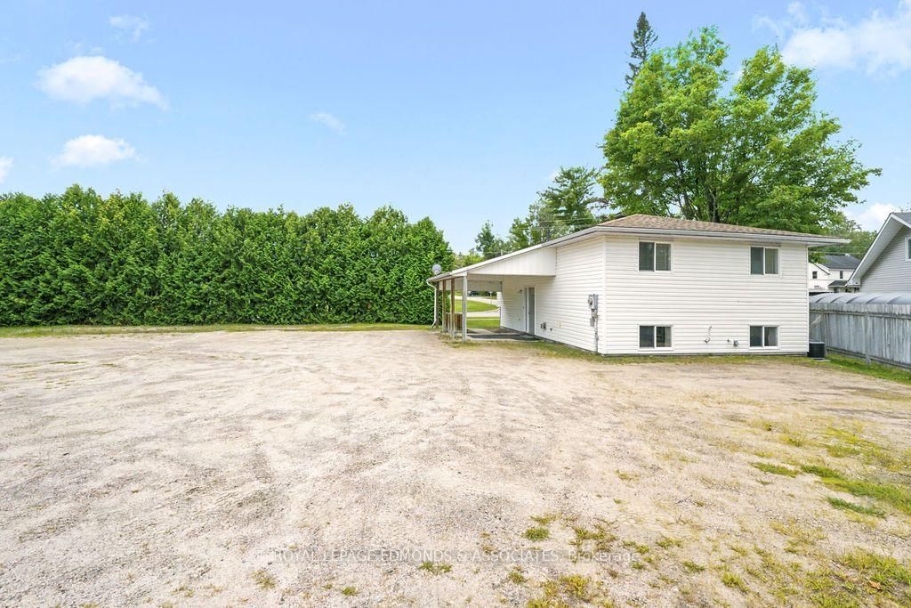 57 Ridge Road • Deep River, ON photo 3