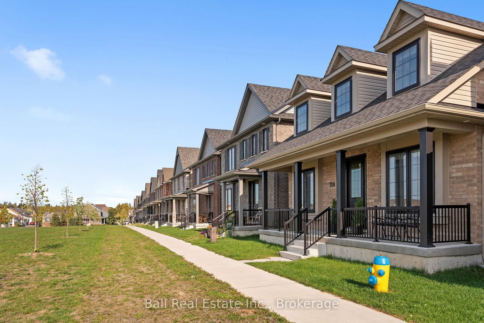 708 Whetstone Lane S • Peterborough, ON photo 3