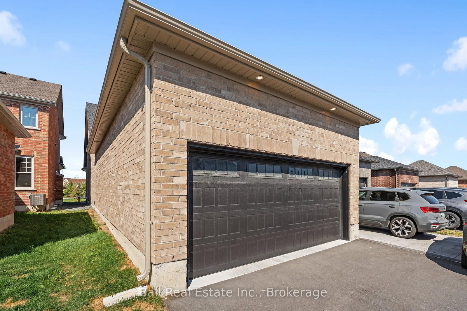 708 Whetstone Lane S • Peterborough, ON photo 4