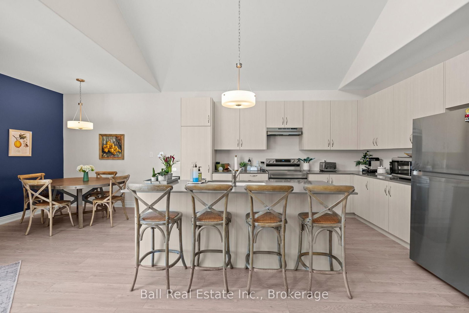 708 Whetstone Lane S • Peterborough, ON photo 9