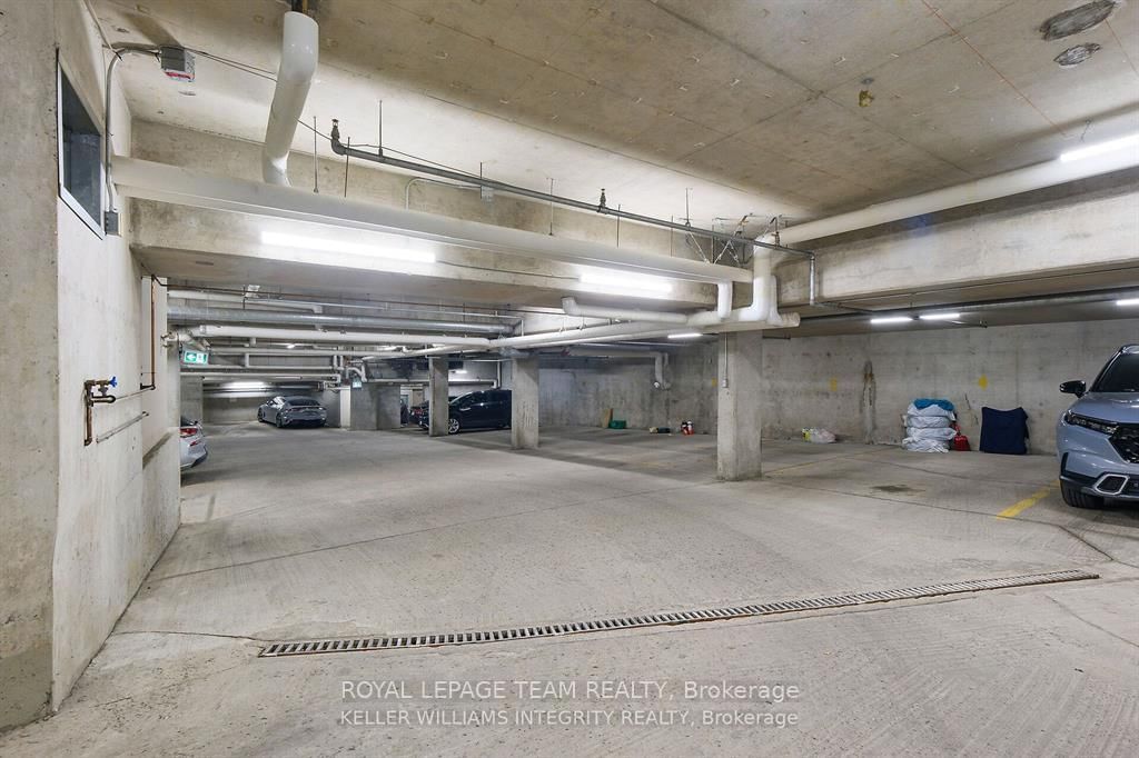 1014 Bank Street • Ottawa, ON photo 17
