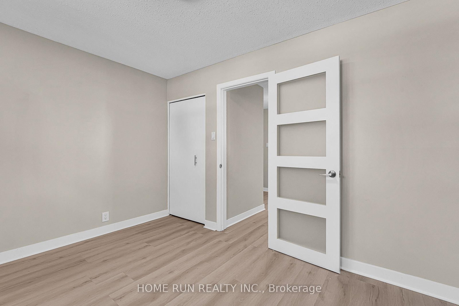1259 Meadowlands Drive E • Ottawa, ON photo 6