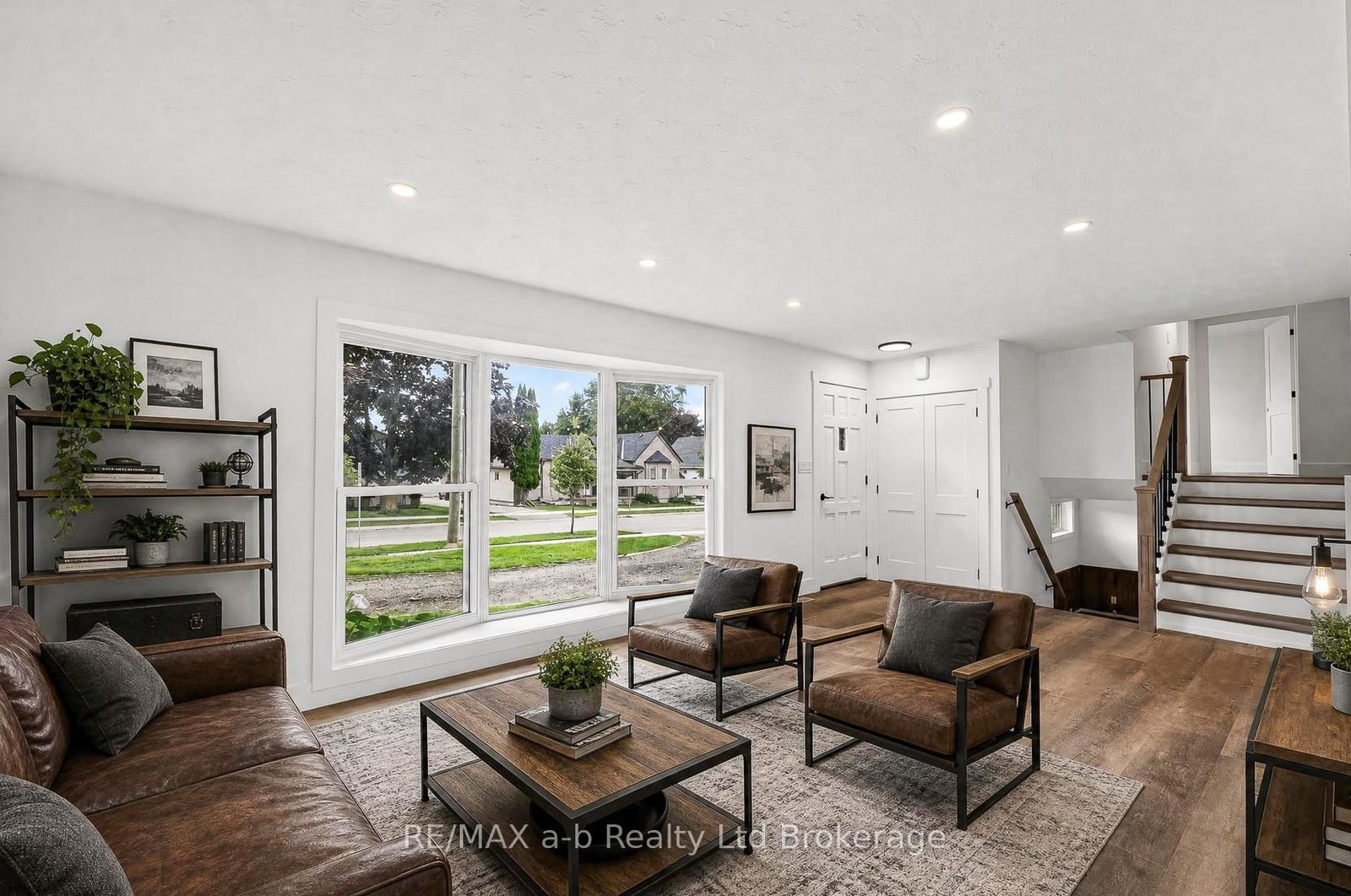 317 Russell Street • Woodstock, ON photo 12