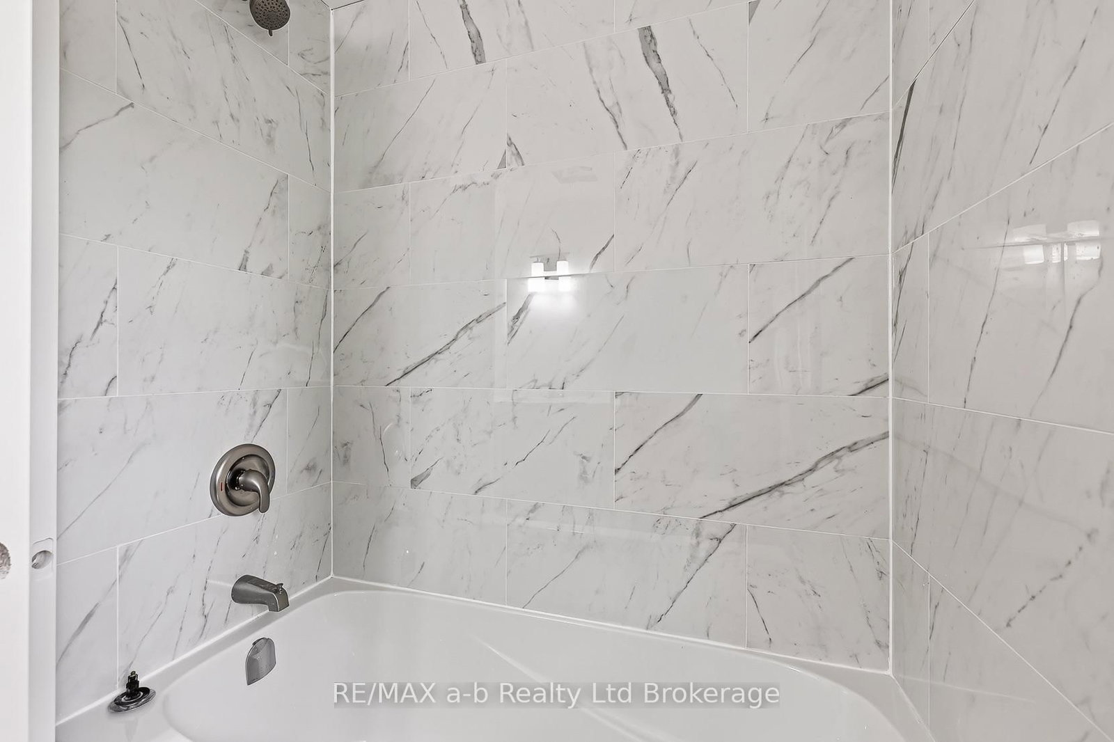 317 Russell Street • Woodstock, ON photo 16