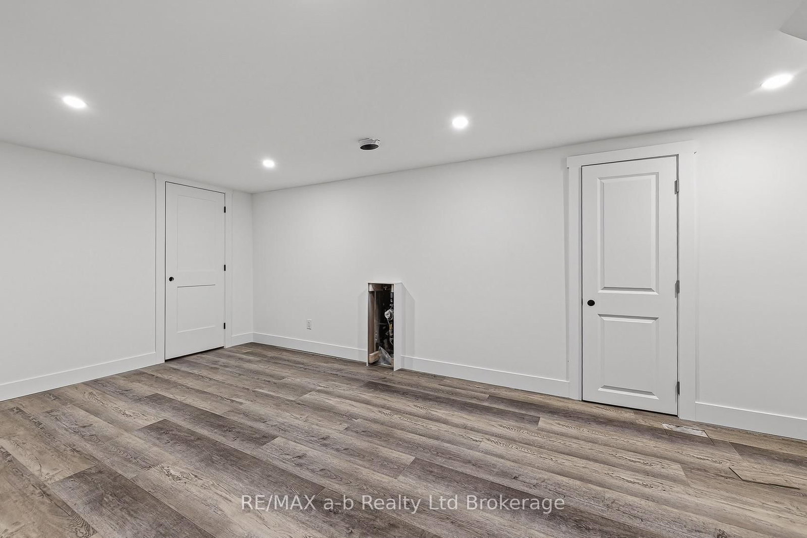 317 Russell Street • Woodstock, ON photo 30
