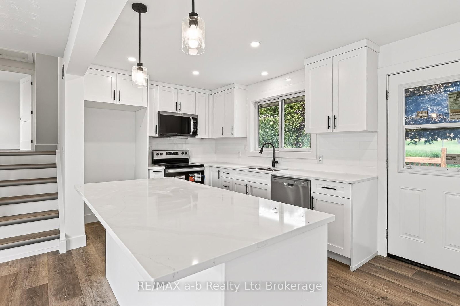 317 Russell Street • Woodstock, ON photo 4