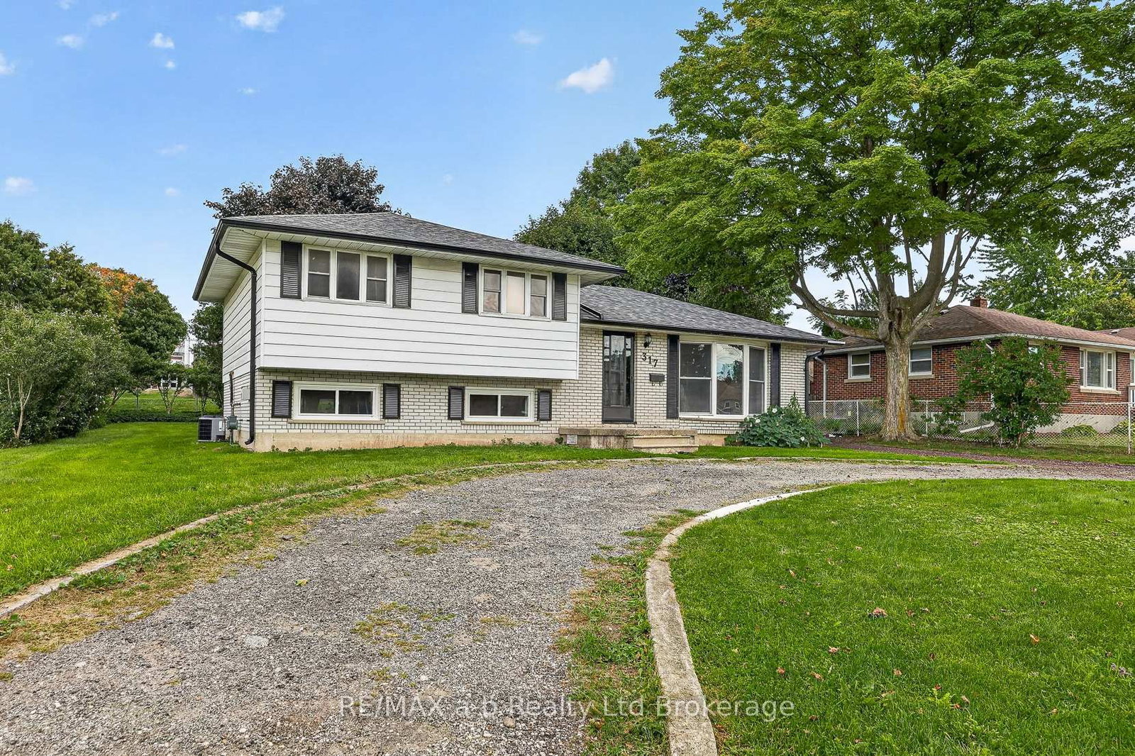 317 Russell Street • Woodstock, ON photo 42